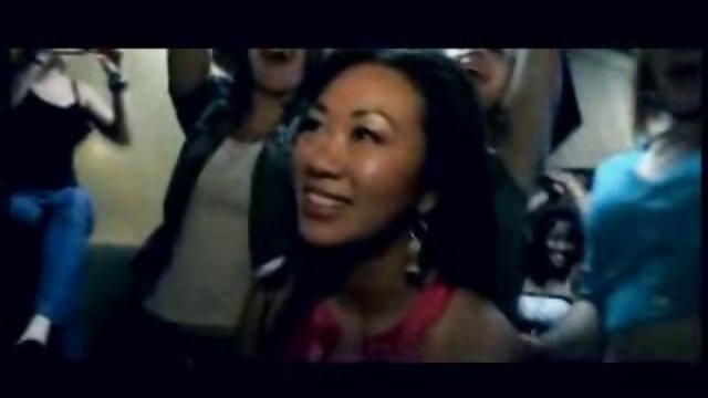 哥们和一个朋友要狠狠地干掉他的妻子