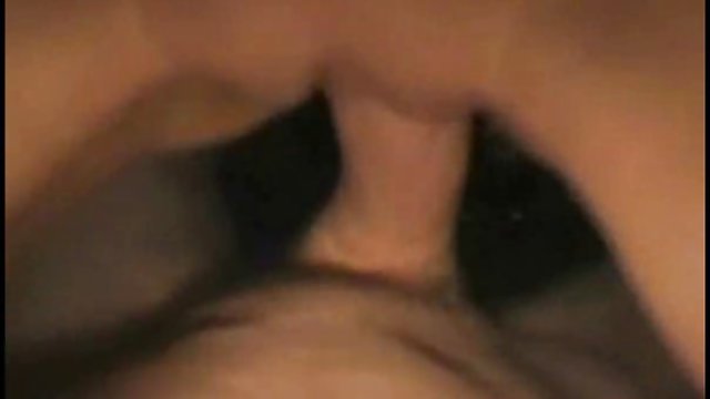 有吸引力的学生在纹身得到从她的男朋友轻拳和cunney