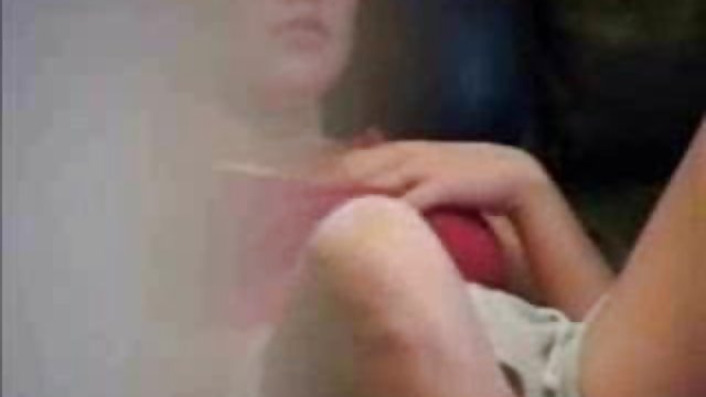 两个美女舔一个帅哥的蛋