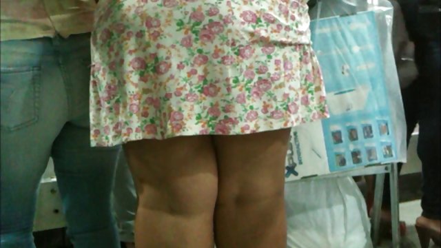 红色婊子跪吮你的头