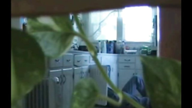 植物学学生搞砸了两个荡妇羞辱